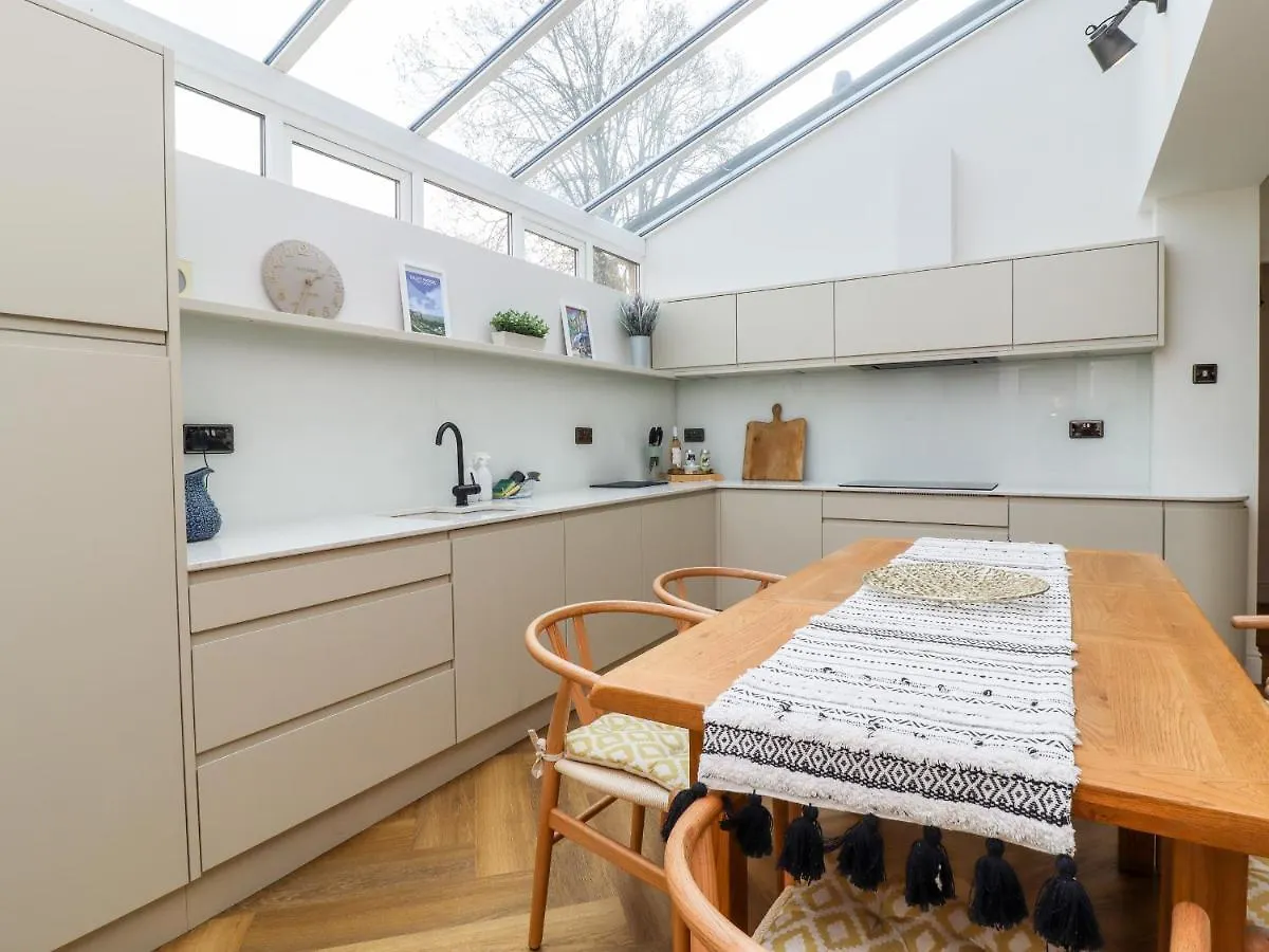 The Kingsway Villa Ilkley 0*,